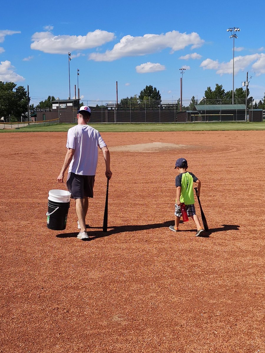 doc22's tweet photo. 17th Birthday BP for @Ethan_Murdoch34 before the 18U Swift Current AAA 57's open our season tomorrow in Yorkton. Can't wait for tomorrow! #go57s https://t.co/PG9KAqn07X