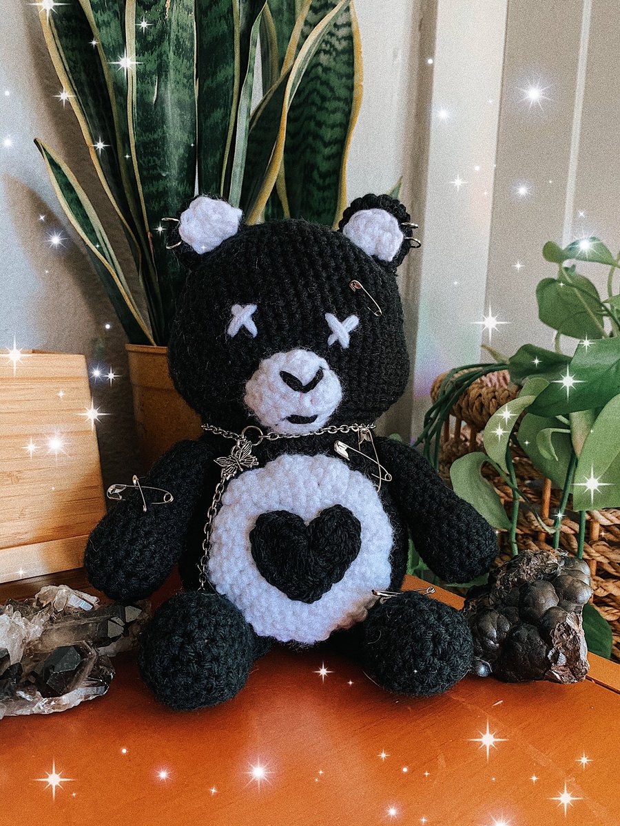 cruel_daughter's tweet photo. birthday present i made for one of my girlfriends 🖤⛓✨ 

it’s an edgy care bear :’) 👉🏼👈🏼 https://t.co/vkqJifJ5dn