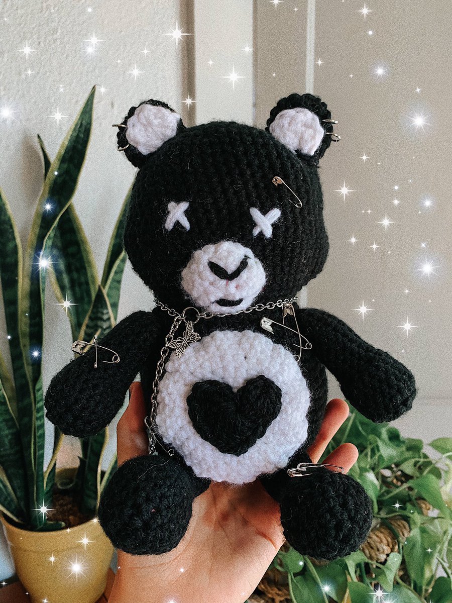 cruel_daughter's tweet photo. birthday present i made for one of my girlfriends 🖤⛓✨ 

it’s an edgy care bear :’) 👉🏼👈🏼 https://t.co/vkqJifJ5dn