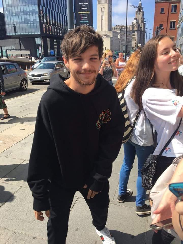 thesuuuun28's tweet photo. He esperado tanto tiempo para que Louis se sienta libre y por fin a llegado, Louis tiene demasiado talento para que haya gente que no lo aprecie π₯Ίπ
#LouisTomlinson
#LouisIsBrave https://t.co/E9VrZgbpiV