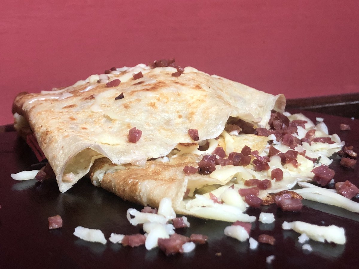 FoodChapa021's tweet photo. Vai um crepe aí? 🤤🤤

Delivery: 968987724

#MacarrãoNaChapa #Crepe #Tapioca https://t.co/TbTDQVkYTl