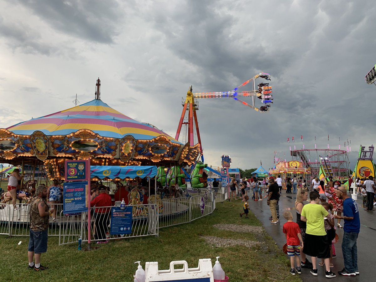 RichNye13's tweet photo. The #MarionCountyFair is underway. I already ate a #corndog. I’ve got a #lemonshakeup and ready to emcee 🎤 the princess &amp; queen pageant at 7 pm at the coliseum. https://t.co/DSQ8gpFELd