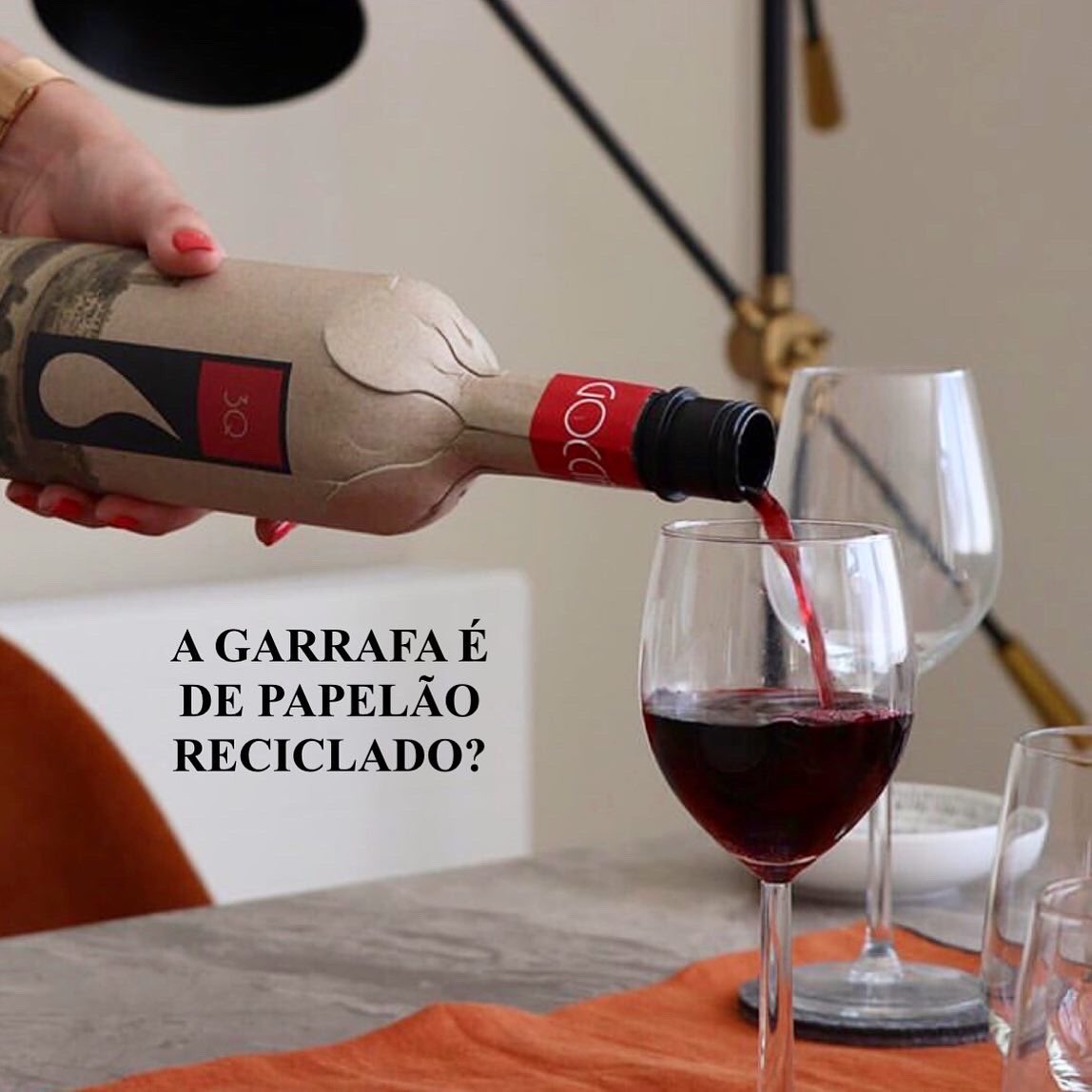 marciasommelier's tweet photo. Amo a democracia no Mundo dos Vinhos. Sim! A Garrafa é de papelão reciclado. A uva é Sangiovese, a vinícola é italiana. Na minha opinião rsrs o vinho nunca perde o seu charme. #winenews #winetasting #vinhos Basta pegar a sua tacinha e curtir 😉 https://t.co/8dHLgIVfZM