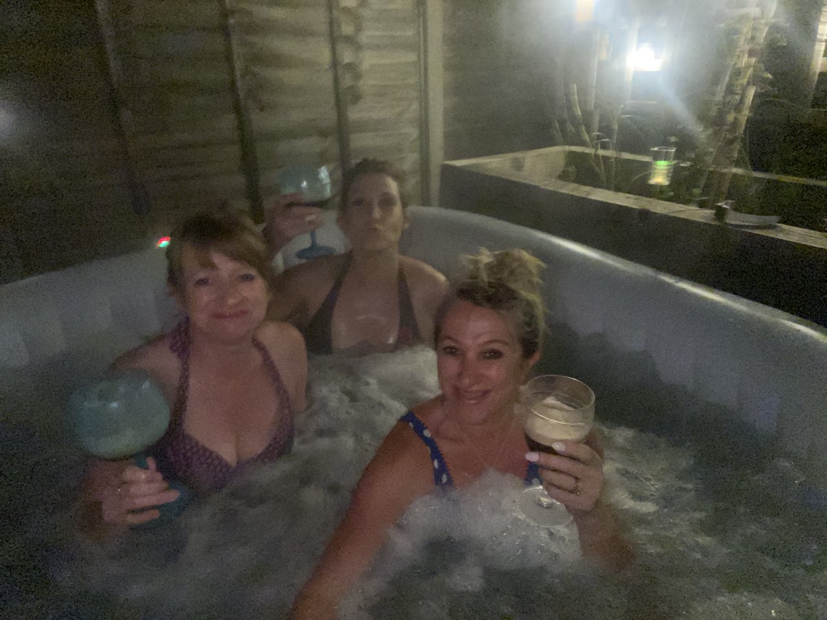 fim74's tweet photo. @StephenMulhern we need you now as you are a ‘hot’ tub ! https://t.co/Y5ZwwYnCHx