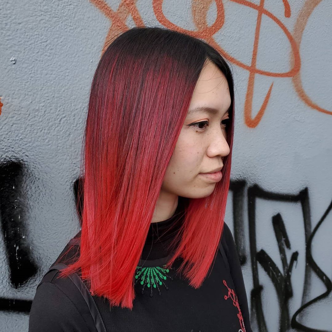 manicpanicnyc's tweet photo. BLOODLUST but make it like really pretty and to #dye for! And thats exactly what @melbournehairdaddy did with this beautiful crimson bayalage!
#redhairdontcare #redhair #redcurls #hair #veganhaircolor #livefastanddyeyourhair #Vegan #CrueltyFree #crimson #bloodlust https://t.co/3nQMwfIzRV