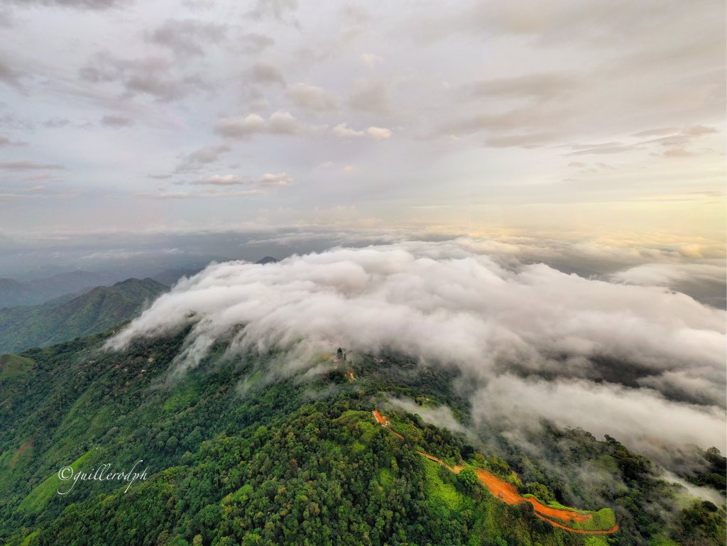 guillerodph's tweet photo. La sierra cuenta con ríos en su cielo https://t.co/lNyyrVNFpM