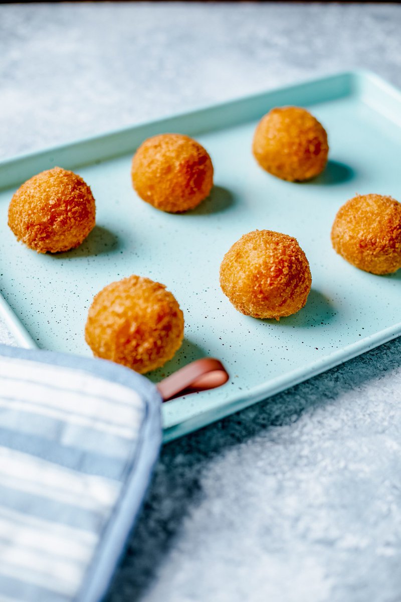 portosbah's tweet image. Retweet if you love #Portos Potato Balls® !😋
#portosbakeathome #potatoball #bakeathome #savory