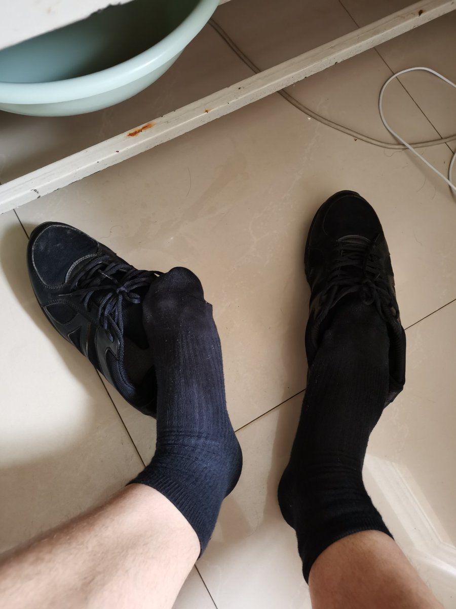 laserjet_fire's tweet photo. 跑完步就湿完了，太热了…… https://t.co/dmheyIaRnP