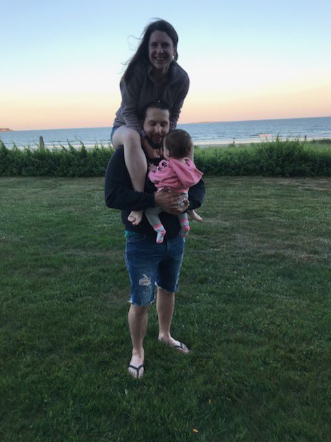 aviera1985's tweet image. At the beach house!