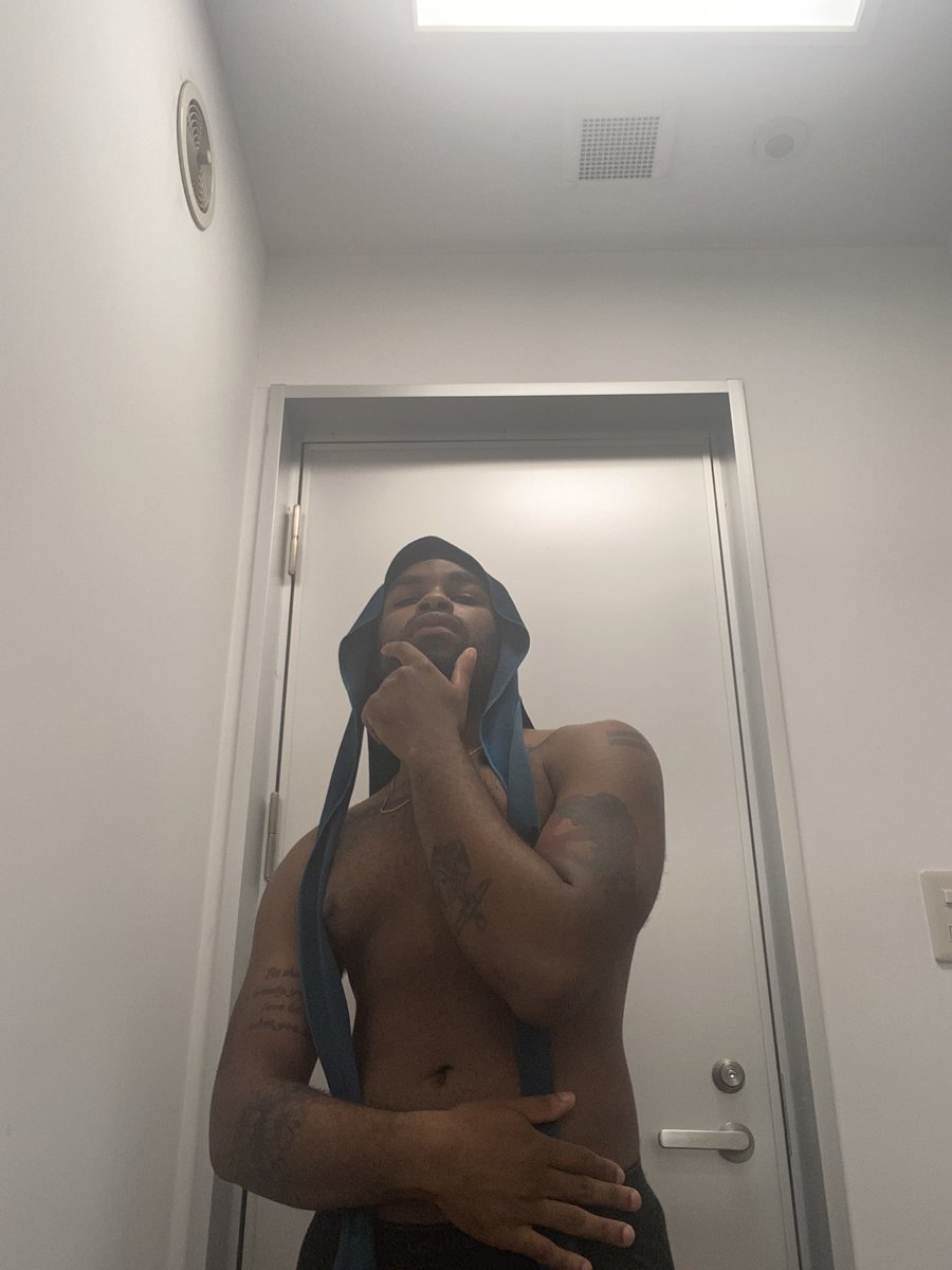 KedarKamil's tweet photo. 🖤🤍🖤🤍 https://t.co/OdD7OZL884