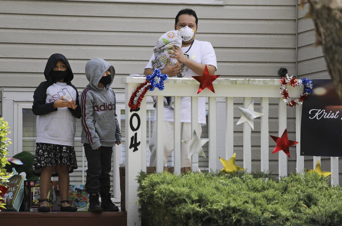 dead at 35Nurse Krist Angielen Castro Guzman, mother of 3, died from  #COVID working on the frontlines to save others in  #Illinois. After getting sick, she self-isolated in a hotel room, but died soon after. Her kids are 6,5 and 4 months old.   https://bit.ly/2YEtidG 