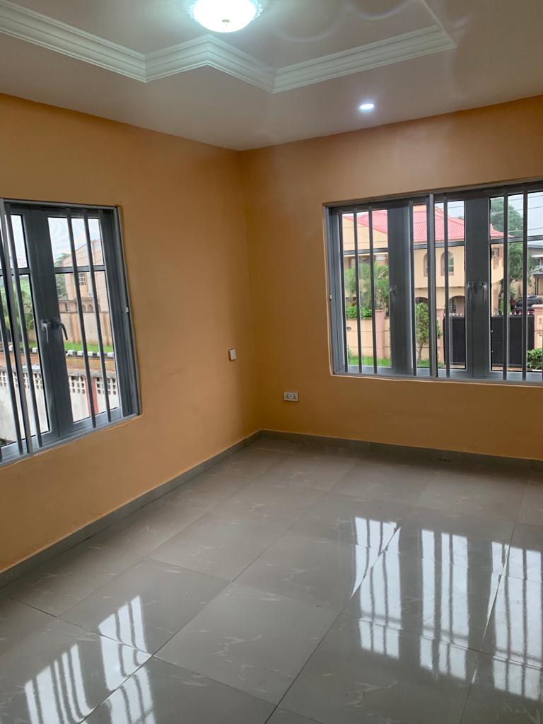 Oluadegbamy's tweet photo. TO LET!!!

Brand New 4Bedroom Duplex in Omole Phase 2.

Price- 2.5Million NET https://t.co/c6wtEenbNB