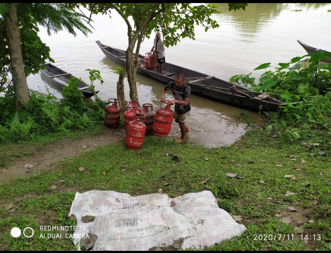 LPGfederation's tweet photo. It's high time OMCs start providing necessary financial/operational support to dists against services expected from them. Help dists/staff/Delmen in their resolve to give uninterrupted services to custs during pandamic/floods. Pay them adequately to meet their increased expenses. https://t.co/H2tyfGtMrq