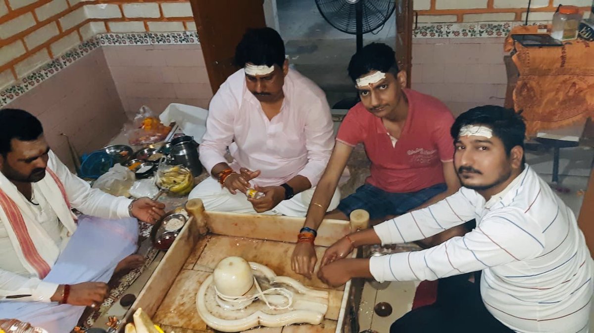 idhananjay's tweet photo. Day 5 #saavan #RudraAbhishek #omnamahshivay #djbeinghuman @anamikamber https://t.co/HfK4kygyIP