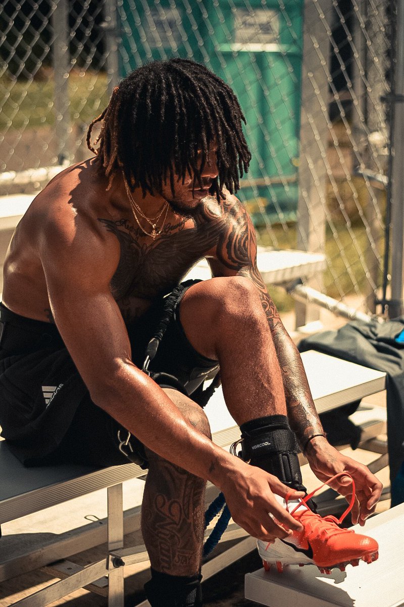 Jazz_Johnson22's tweet photo. ‼️O F F  T H E  M U S C L E‼️
•
•
•
📸: @fdz_productions 
@ballplayerz503 
#HeartOverHeight #smooveja22™️ 
#riptaytay❤️🕊 https://t.co/38YCK340xw