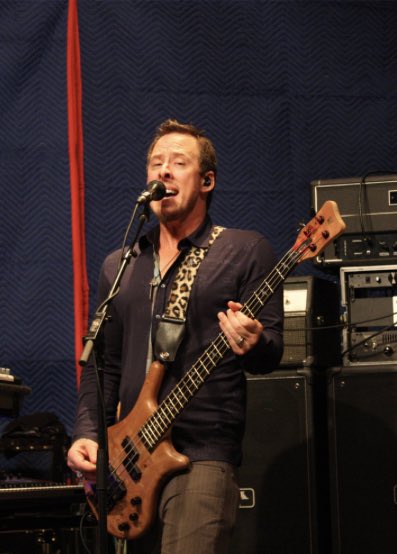 Happy Birthday to Weezer s bassist Scott Shriner ( 