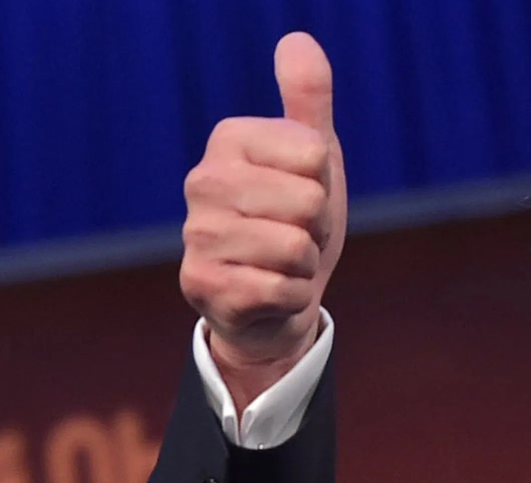 (Okay. There was some kind of battle for control of my computer. My keyboard got fried, but everything else is okay. I had to go out and buy a new keyboard. And look what appeared on my desktop when it was all over.)