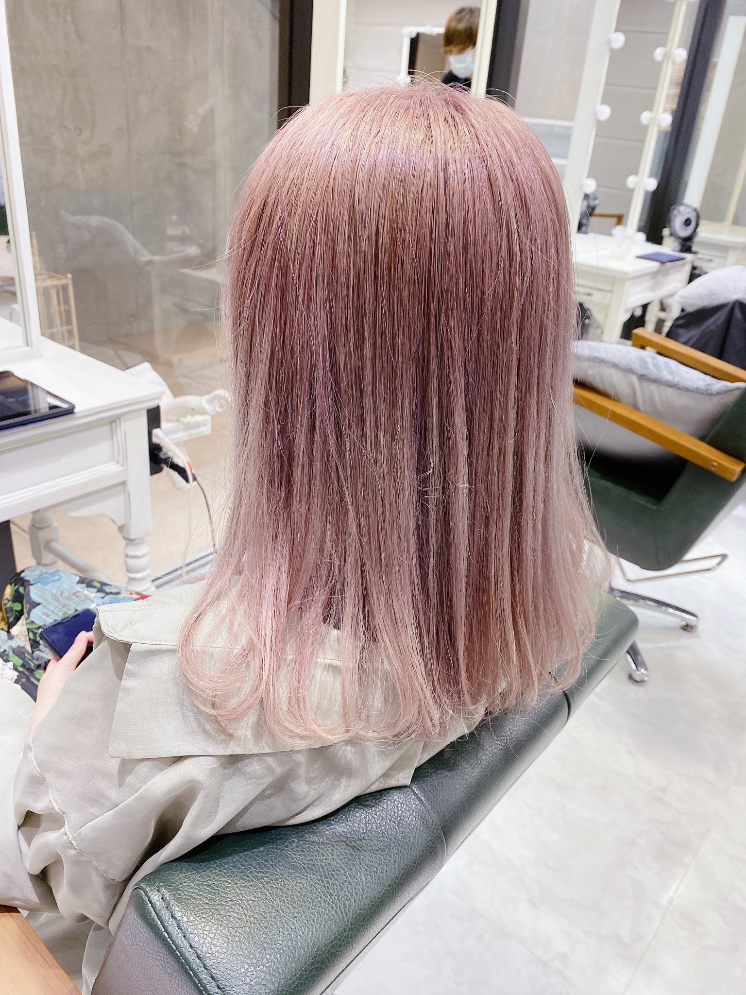 原宿 表参道ブリーチ グラデーション透明感ヘアカラー美容師 中村 清彦 ヘア カタログ 保存してカウンセリングで使える 他人と差をつけたいなら選ぶべき透明感カラー グラデーションカラー ヘアカラー ハイトーンカラー ハイライト カラー インナー