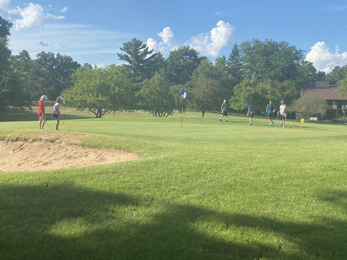 MascoutinGC's tweet photo. Great night for JR League practice! #growthegame #pgajrleague #golfwi https://t.co/S0SaS9FS9i