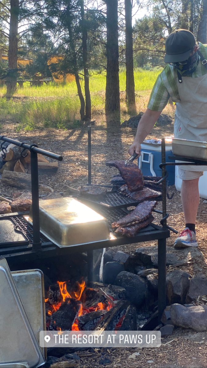 PawsUpMontana's tweet image. Scenes from tonight’s Live Fire Legends #livefirecooking