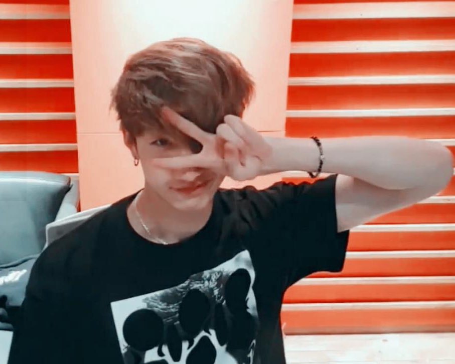 bang chan bareface appreciation because he is INSANELY HANDSOME : a thread