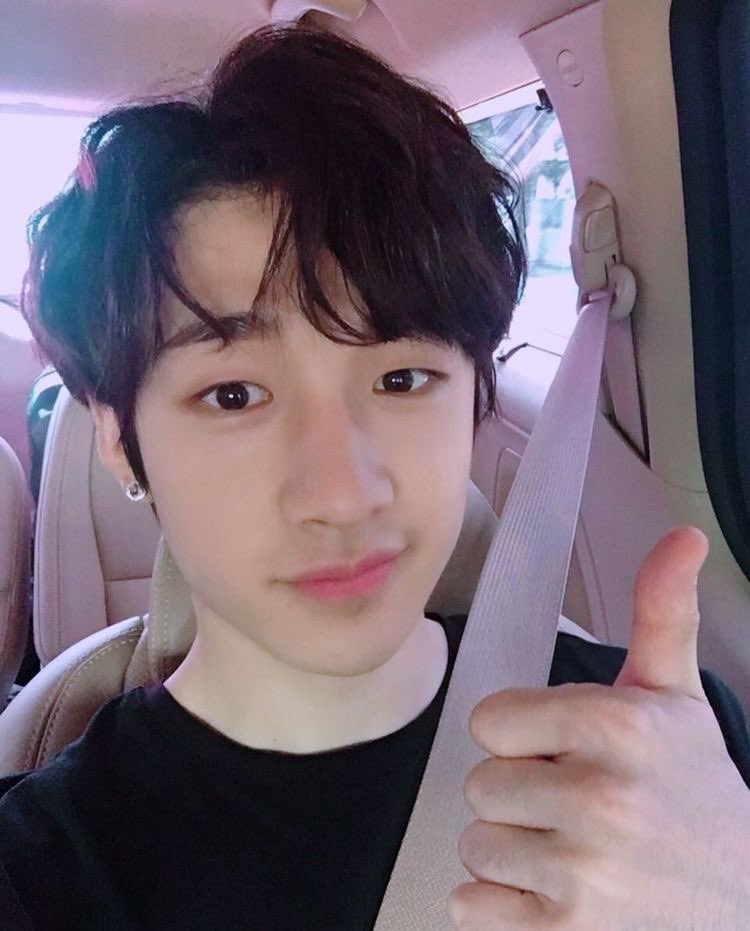 bang chan bareface appreciation because he is INSANELY HANDSOME : a thread
