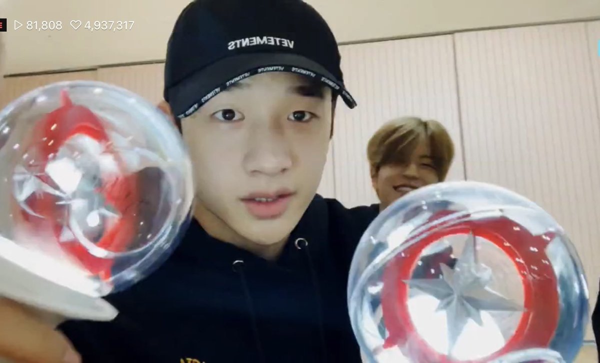 bang chan bareface appreciation because he is INSANELY HANDSOME : a thread