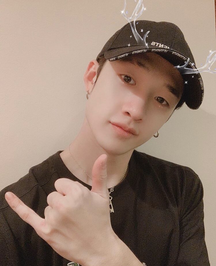 bang chan bareface appreciation because he is INSANELY HANDSOME : a thread