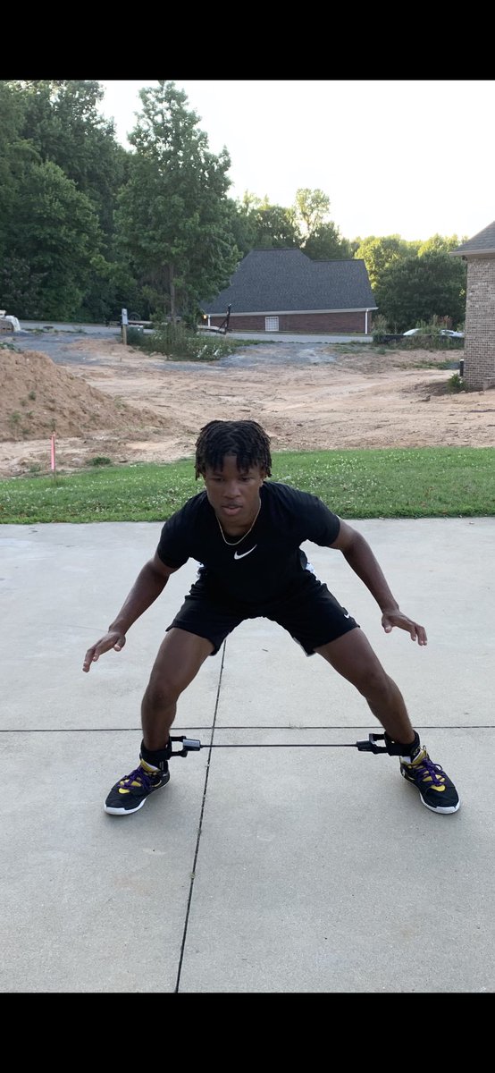 T3Isaiah's tweet photo. I love my cousin to death <3...great work today!! #habitstack https://t.co/X2nBNrRF5E