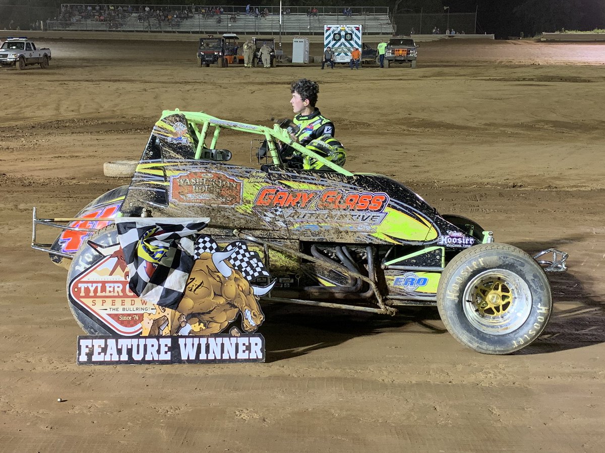 The_Bullring's tweet image. On his birthday, Jeremy Weaver completes a last turn pass to claim tonight’s @RUSHSprints main event!