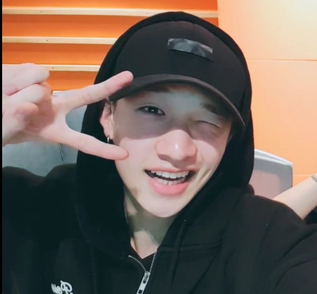 bang chan bareface appreciation because he is INSANELY HANDSOME : a thread