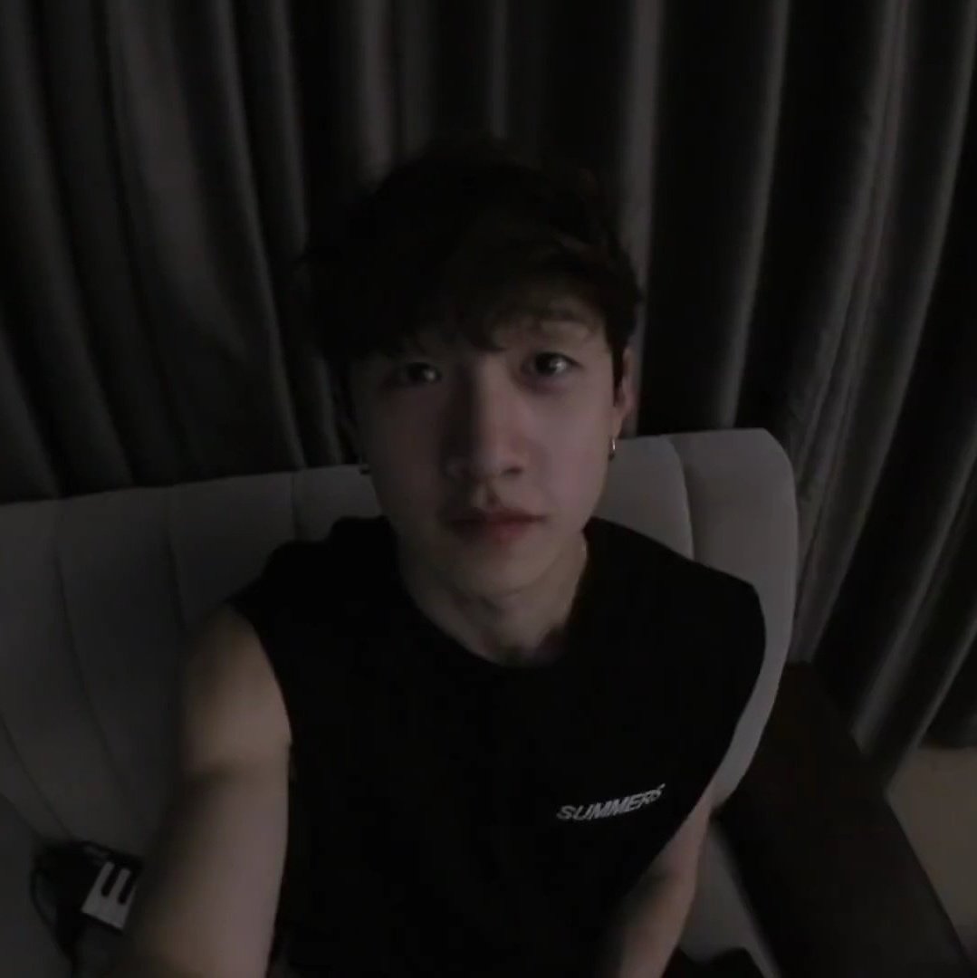 bang chan bareface appreciation because he is INSANELY HANDSOME : a thread