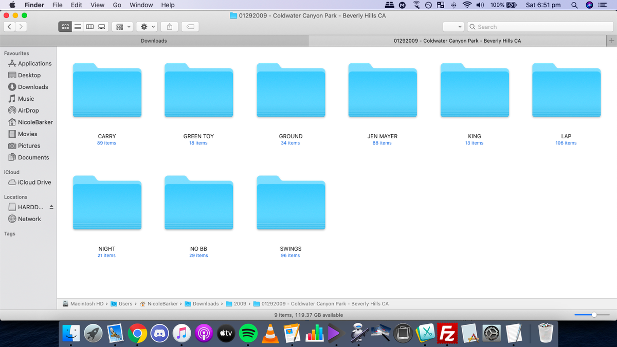 gwenblakeinfo's tweet photo. What your folder looks like when you have about 500 photos to upload and you want them in SOME semblance of order, even if imperfect. #sortingday https://t.co/dzEL5emifa