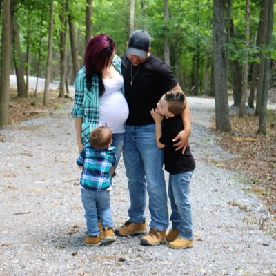 DiannaahE's tweet photo. #NewProfilePic #maternitypictures #myfamily #soontobefive #boymom #countryboyinthemaking https://t.co/DjWBTgxzXb