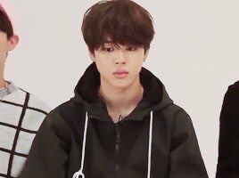 Jimin being ᵗⁱⁿʸ ~ a cute but dangerous thread @BTS_twt