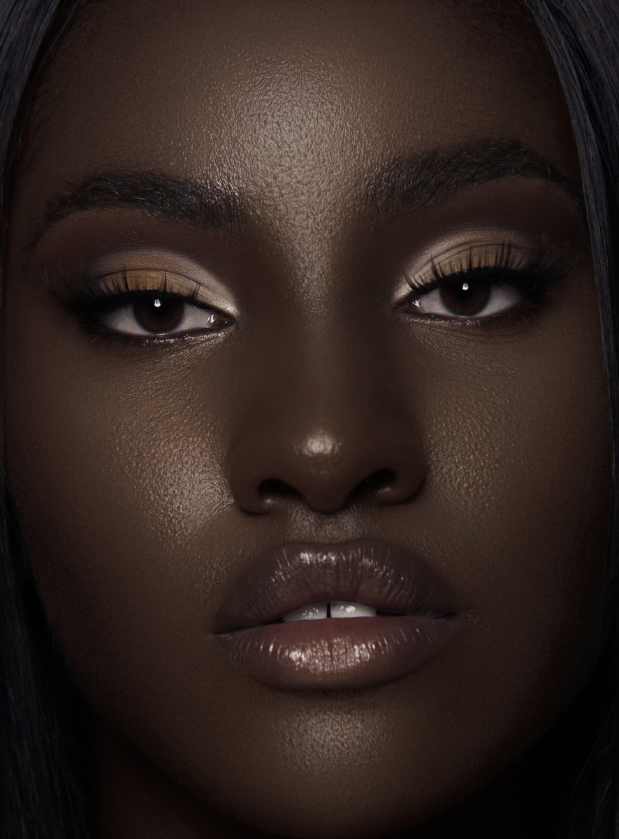 cameramanjake's tweet photo. Hey twitter! I’m a black photographer who shoots beautiful black women! More brands need to hire black creatives for proper representation 🤎 https://t.co/AnVWhhfcxY