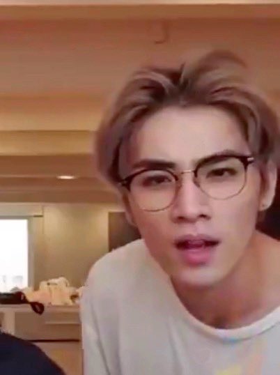 𝐫𝐢𝐫𝐢 ♡ 🍳 is stuDYING tweet media