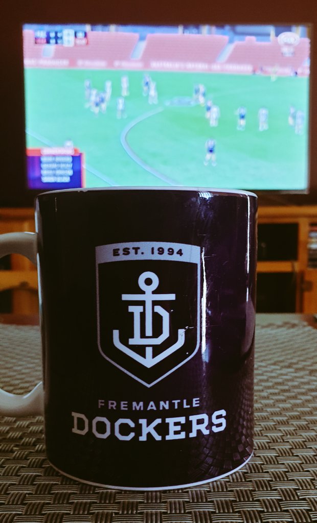 freopics_'s tweet photo. Slept in and woke up to the game on again. Sweet π @freodockers #dockermug #sundaymorning #foreverfreo https://t.co/Ai1xTD6taG