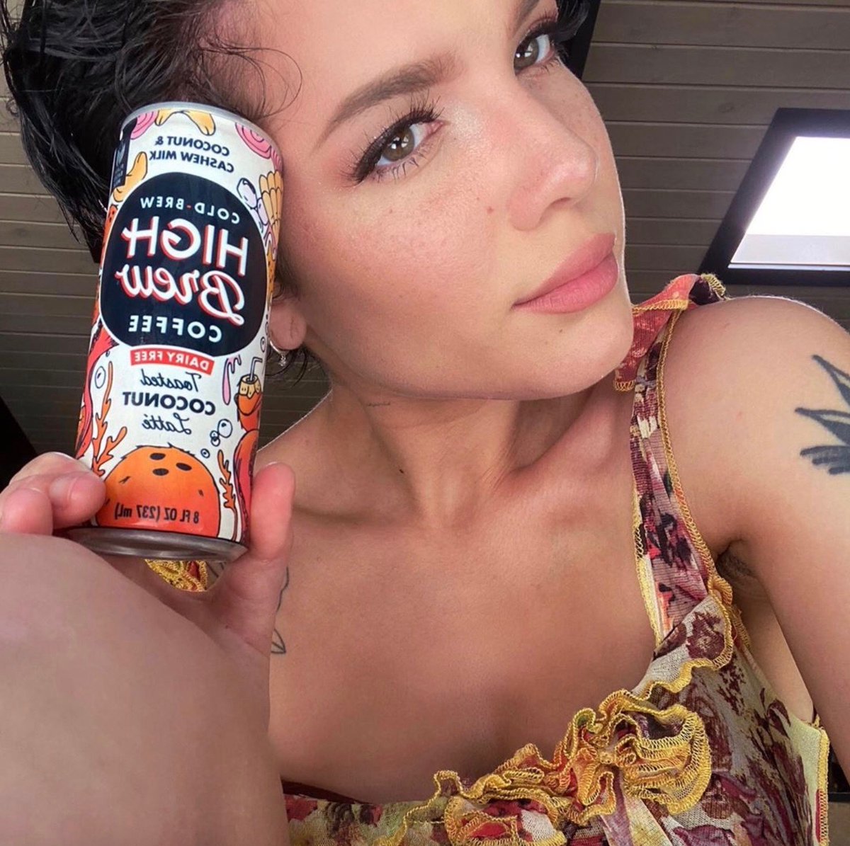manic4halsey's tweet photo. halsey as high brew coffee, a thread https://t.co/eX0wTvOpbr