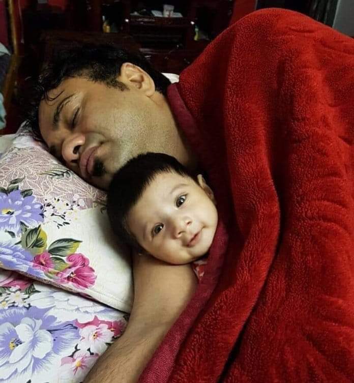 anandrai177's tweet photo. ये मासुम बेटी अपने बेगुनाह पिता के घर वापस आने का इंतजार कर रही है....

आईए हम एक साथ आवाज उठाए डाक्टर काफिल खान जी को #रिहा कराए  @KapilSibal @VTankha @digvijaya_28 https://t.co/s5G2nnpYu4