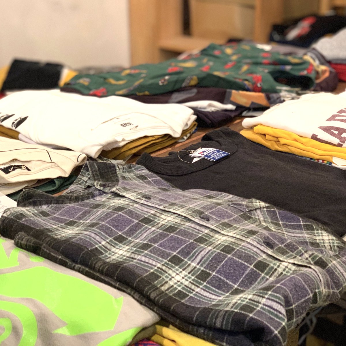 flairmingleused's tweet photo. 本日7/12が7月のポップアップ最終日になります。

11:00〜17:00まで営業してますので本格的な夏が来る前にイカしたTシャツGETして下さい。

沢山のご来店お待ちしております。

#長岡市 #古着屋 #長岡市古着屋 #長岡市古着 #新潟県古着屋 #新潟古着屋 #長岡駅前 #TTT https://t.co/MuXxchDyz4