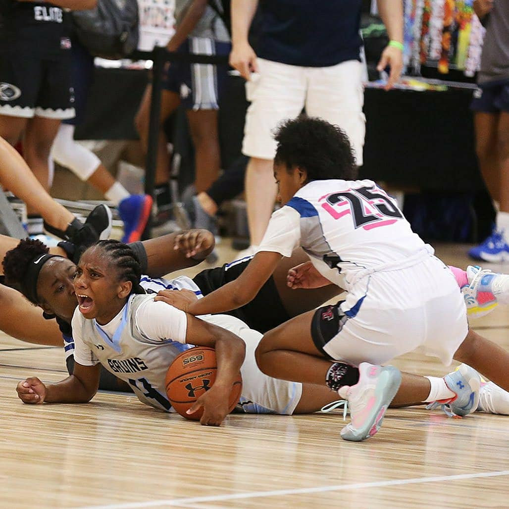 . A few of Lady @TeamTeagueindy in action today in the 2022 division 
#JamayaThomas 2025 
#JoirdynSmith 2024
#TaliaHarris 2024
#Ballhers #TrailblazHers #BlazingTheirOwn #TheProcessContinues #iTriedToToldYou #WeDoThis #WeAintDoneYet #BallIsLife #Basketball  #NextGeneration