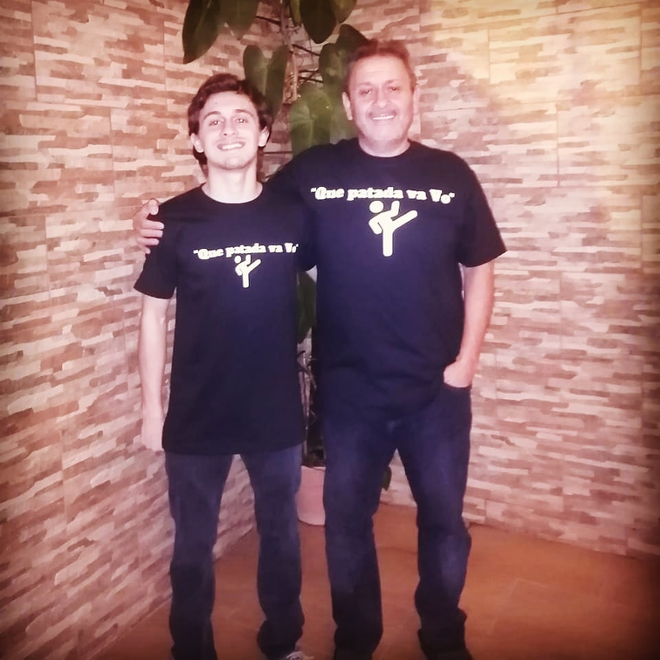 EderSavillon's tweet photo. Se acuerdan de este hermoso video? Pues The Gift nos ha mandado estas joyas de camisas y pues si quieren mandar a hacer sus camisas, accesorios, o lo que quieran personalizado, o si quieren esta misma camisa vayan al instagram de The Gift para conseguirlas🙌🏿 Apoyemos lo nuestro💪🏿 https://t.co/ps4FWb3p41
