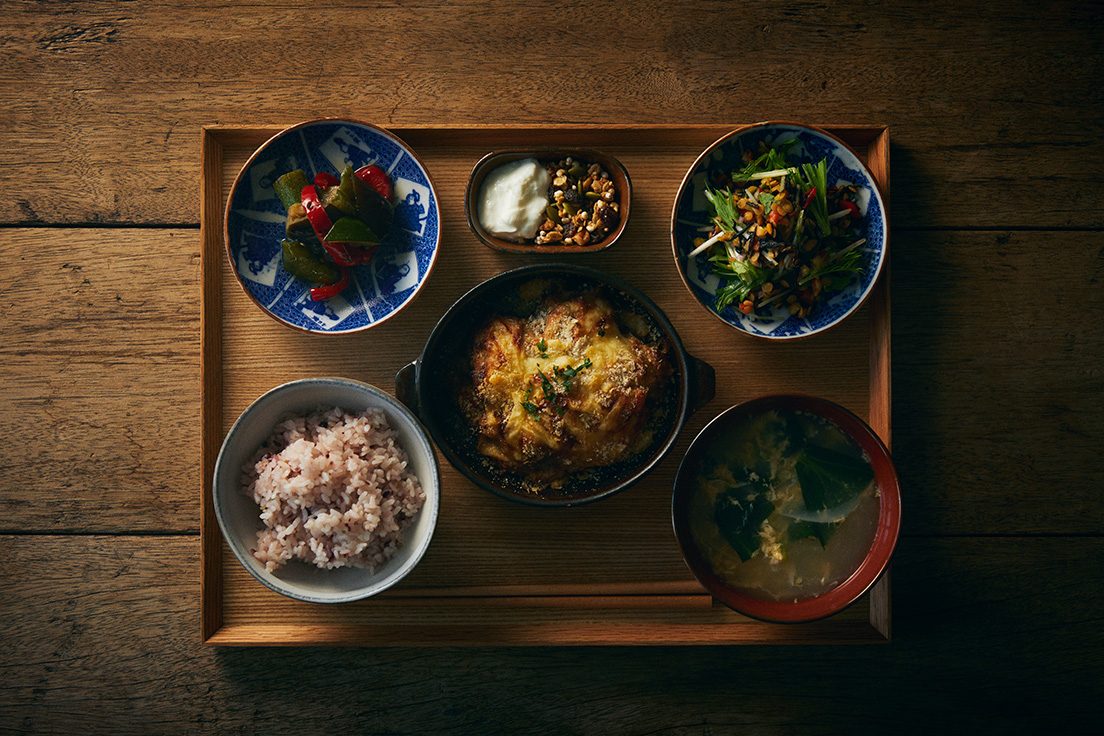 CasaBRUTUS's tweet photo. 東京・新木場の〈CASICA〉に漢方・乾物屋と食堂がオープン。食堂には漢方や薬膳を用いた体に嬉しいメニューが並びます。
⇒ https://t.co/wss5j4Rpun https://t.co/EviJJPubef