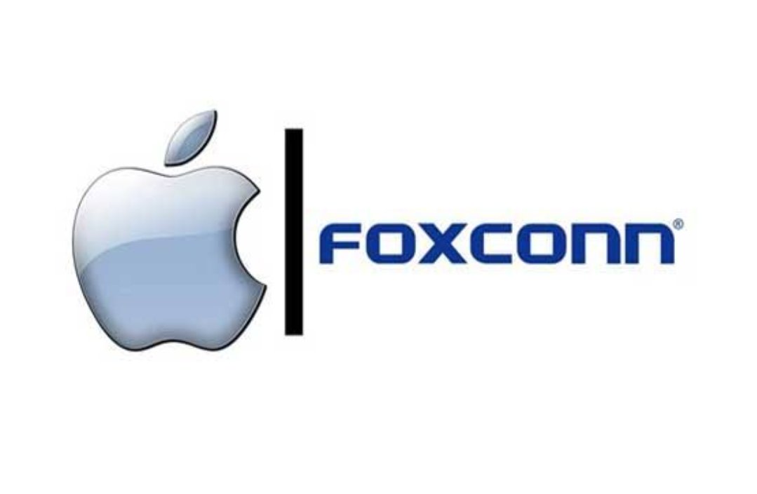 TrendingTechin's tweet photo. #Foxconn to invest $1 billion in India to ramp up #iPhone production

Mede in india iPhone , sound interesting.😃

What you say about it ?
Reply now ⤵️

 https://t.co/Nu6XSCqQvc

#Applee #iPhome https://t.co/9HqrVmpiMo