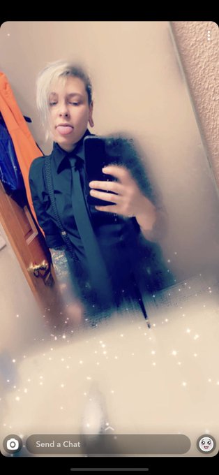 3 days until I&rsquo;m laying in bed with you forgetting about the rest of the world for a while 🖤💛 https://t