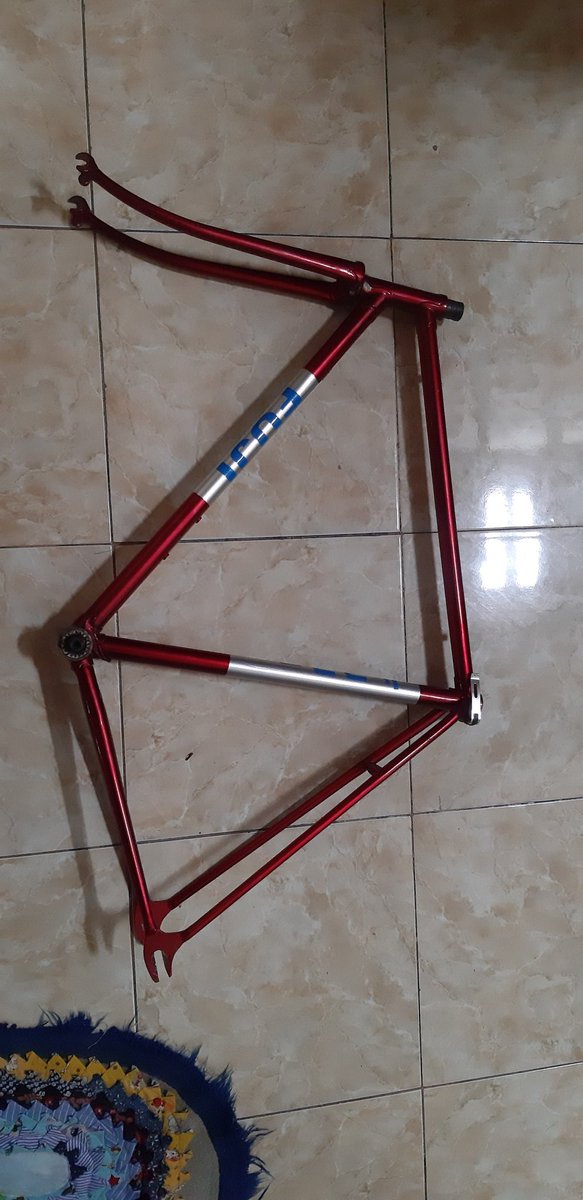 Wibi97302896's tweet photo. Fs : shimano (repaint fuji) 
Kelengkapan : frameset , seatclamp , bb 

Lok : klp gading 
Harga : 900k nego santay 
Info lanjut wa/085281428162 #fnfjb https://t.co/OEiuJSAPK6