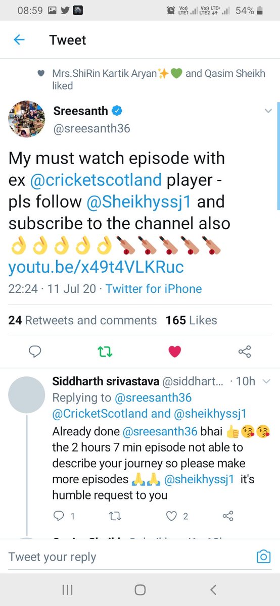 RahulKrysimlove's tweet image. It is absolutely fine to have more than one idol from different seasons of bigg boss but it is so sad to leave the previous one when you pick the new one. Now many dont like or RT also dnt comments in sree bhai post.
Such people changes there colors just like that 🙏🙏
#SreeFam