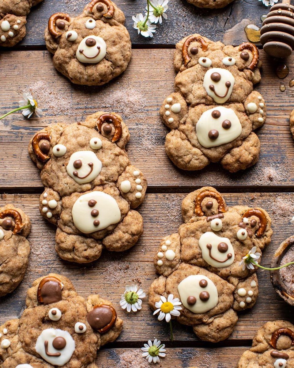 Sweet and Salty Teddy Bear Snickerdoodles to brighten up your day! 😍😋 What are you baking this weekend? ❤️
#cookielife #cookiemonsters #cookiefavors #cookieoftheday #cookiesenak #cookielyon #cookieslover #cookiesjakarta #cookiesart #cookielovers #cookiedesign #cookiesdecorados