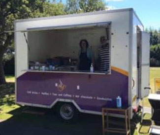 GatewayEventsSW's tweet image. The refreshments kiosk will be open today in Blenheim Gardens! Hot and cold drinks and snacks available!